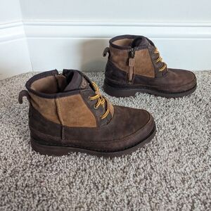 UGG Bradley Boys Ankle Boots sz 13
